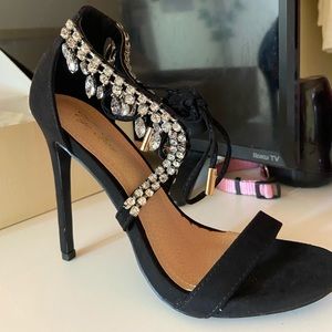 Women’s black dress shoes